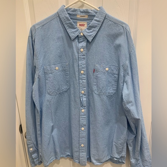 Levi's Other - Men’s, light denim casual button down.